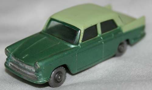 A BEAUTIFUL GREAN AUSTIN A55 CAMBRIDGE MADE IN ENGLAND BY LENSNEY