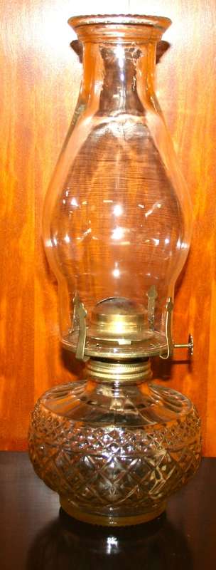 A STUNNING VINTAGE GLASS OIL/PARAFFIN LAMP WITH STUNNING CUT GLASS LOOK!!!