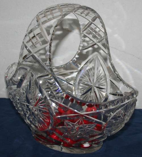 A SPECTACULAR CUT GLASS FLOWER BASKET VASE IN PRISTINE CONDITION = TRULY STUNNING!!!!2.2KG IN WEIGHT