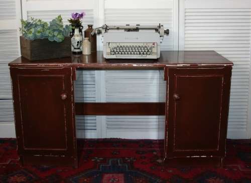 THIS IS A FANTASTIC SHABBY CHIC DESK/DRESSING TABLE/SERVER OLD CHARM COTTAGE STYLE!!!