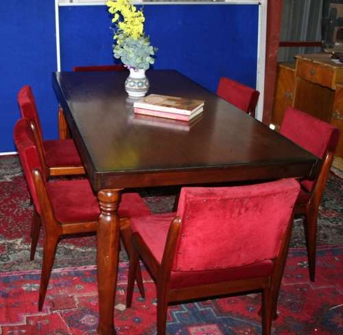 SPECTACULAR VINTAGE DINING ROOM SET WITH 6 CHAIRS THIS AUCTION IS FOR THE WHOLE SET 6 CHAIRS & TABLE