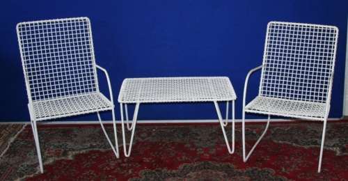 A GORGEOUS VINTAGE GARDEN SET 2 CHAIRS AND A TABLE RETRO CHIC ONE BID FOR ALL