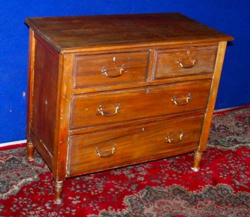A STUNNING VINTAGE/ANTIQUE CHEST OF DRAWERS A BEAUTIFUL PIECE WILL MAKE A STATEMENT IN ANY HOUSE!!!