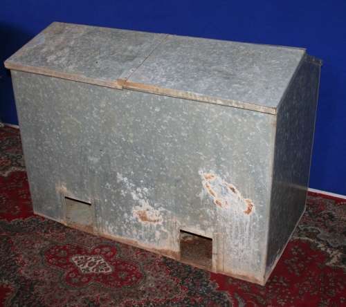 WOW A VERY LARGE LARGE VINTAGE/ANTIQUE FLOUER TIN - WITH LIDS ON TOP