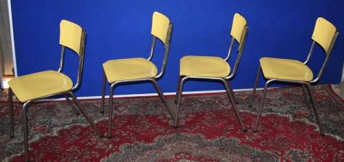 RETRO VINTAGE CHIC A BRIGHT YELLOW 4 SEATER KITCHEN SET - ONE BID FOR THE SET