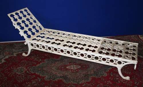 A FANTASTIC LARGE CASTE ALUMINUM LOUNGER STYLISH GARDEN FURNITURE