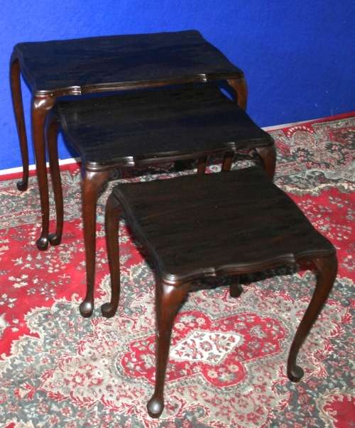A STUNNING NEST OF THREE QUEEN ANNE COFFEE TABLE BID PER TABLE TO TAKE THEM ALL