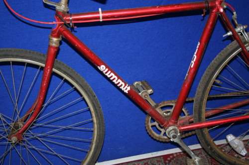 A AMAZING SUMMIT VINTAGE BICYCLE IN GOOD VINTAGE CONDITION TO AD TO YOUR COLLECTION!!!