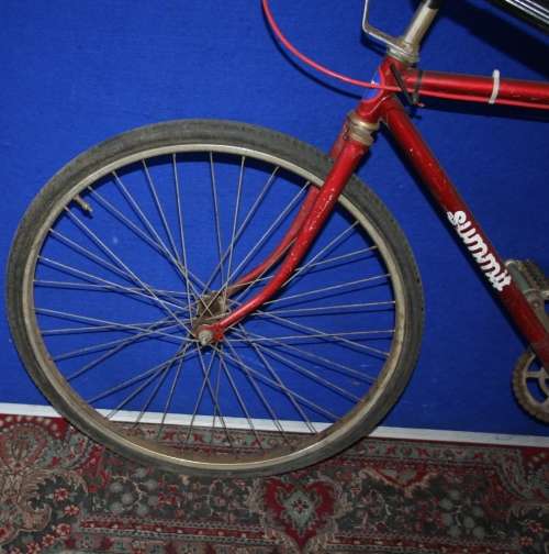 A AMAZING SUMMIT VINTAGE BICYCLE IN GOOD VINTAGE CONDITION TO AD TO YOUR COLLECTION!!!