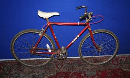 A AMAZING SUMMIT VINTAGE BICYCLE IN GOOD VINTAGE CONDITION TO AD TO YOUR COLLECTION!!!