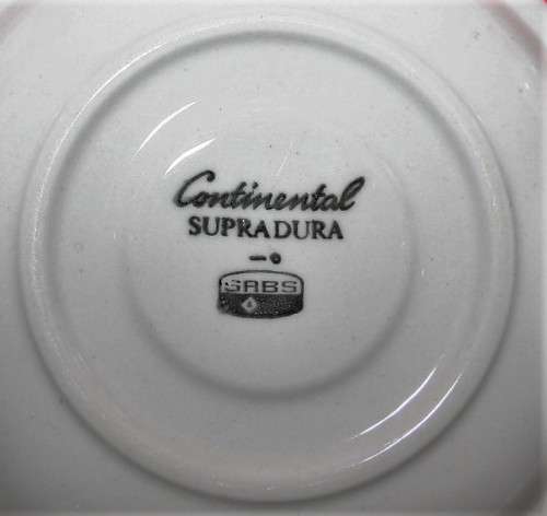 A COLLECTION OF SIX CRISP WHITE SCONTINENTAL SUPRADURA - SABS - SIX CUPS WITH SAUCERS