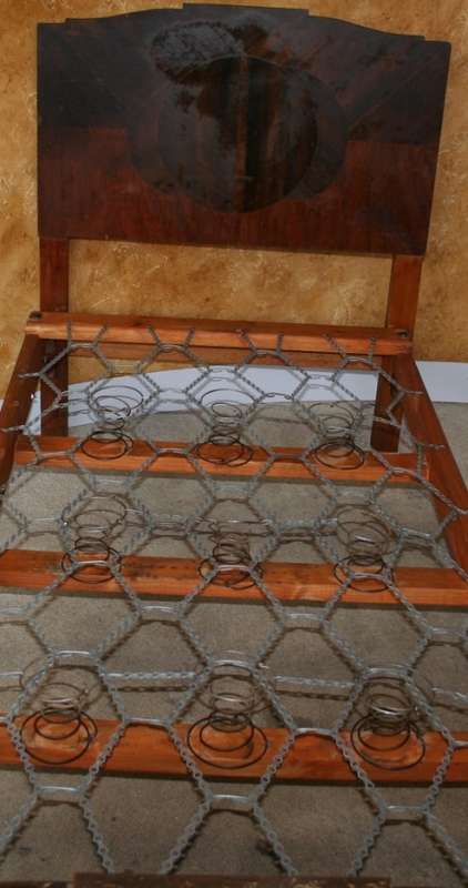 A GORGEOUS ART DECO SINGLE BED WITH HEADBOARD - MATRES BOARD - FOOT BOARD
