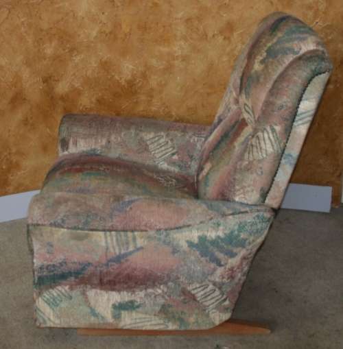 WOW A ORIGINAL LAZY BOY MECHANISM IS IN GOOD WORKING ORDER WILL LOOK AMZING IN A NEW FABRIC!!!