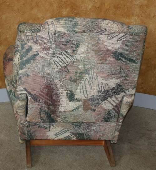 WOW A ORIGINAL LAZY BOY MECHANISM IS IN GOOD WORKING ORDER WILL LOOK AMZING IN A NEW FABRIC!!!