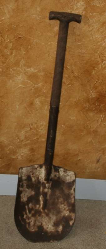 A FANTASTIC VINTAGE SPADE LOVLEY SHABBY CHIC DECOR!!!