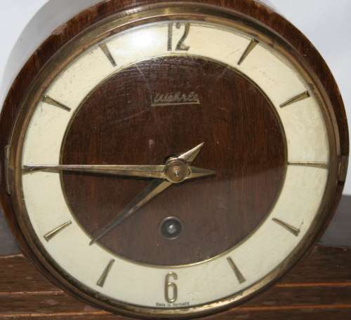 A GORGEOUS SMALLER MANTEL CLOCK - STUNNING PIECE