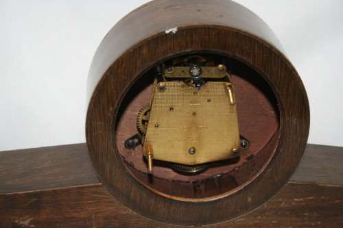 A GORGEOUS SMALLER MANTEL CLOCK - STUNNING PIECE