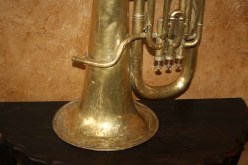 A SPECTACULAR VINTAGE/ANTIQUE TUBA BY CLASS HAWKINS & SON LONDON