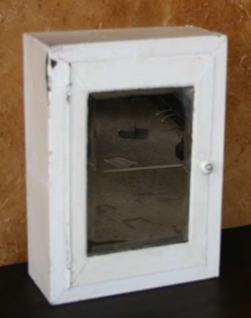 A FANTASTIC VINTAGE STEEL BATHROOM CABINET WITH THE ORIGINAL MIRROR - SHABBY CHIC DECOR