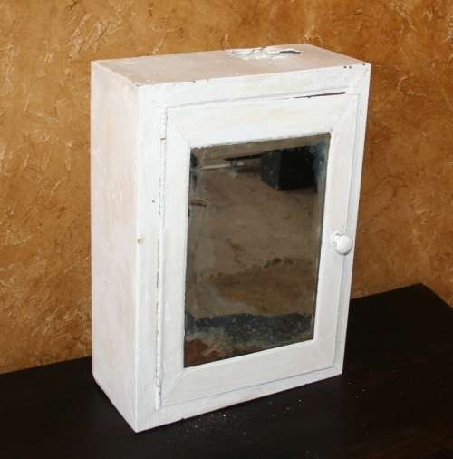 A FANTASTIC VINTAGE STEEL BATHROOM CABINET WITH THE ORIGINAL MIRROR - SHABBY CHIC DECOR