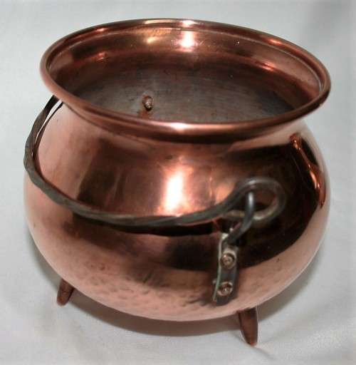 Vintage Copper Pot with Three Legs Footed Round Pot with a Handle, Rustic feel, Mid Century Style!!