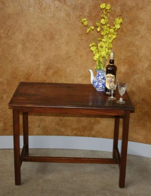 A EXQUISITE VINTAGE/ANTIQUE SOLLID OCASIONAL TABLE A STUNNING PIECE!!!