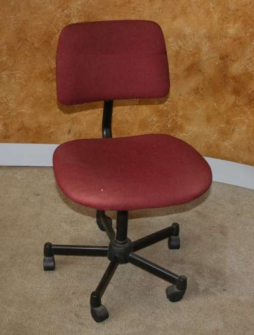 A MAROON TYPERS CHAIRS ON WHEELS LOOK BRAND NEW