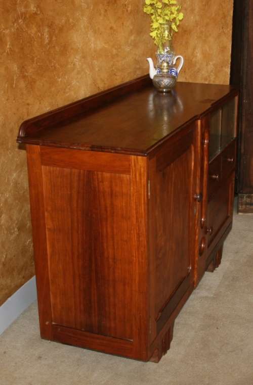 A FABULOUS ART DECO SIDEBOARD WITH WITH BEAUTIFUL DETAIL A MAGNIFICENT PIECE OF FURNITURE!!!