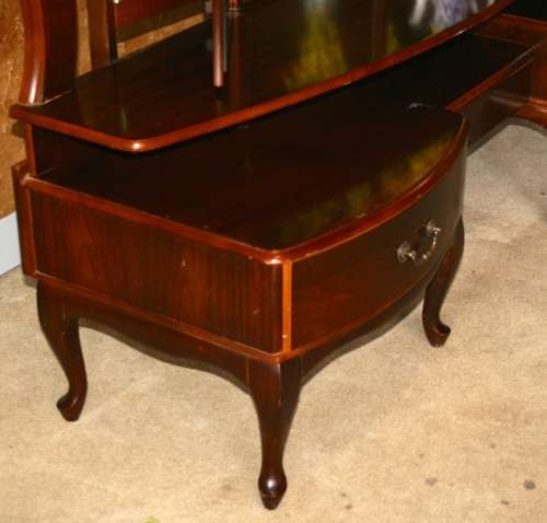 A SPECTACULAR VERY LARGE QUEEN ANN DRESSING TABLE WITH TURN OUT SIDE MIRRORS A BEAUTIFUL PIECE