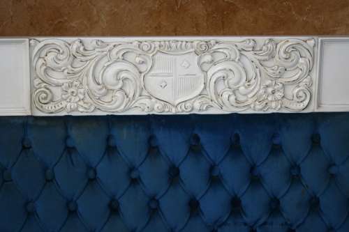 A SPECTACULAR 2.72 M REGENCY STYLE HEAD BOARD LOVE THE DETAIL ON THE REGENCY STYLE FURNITURE!!!