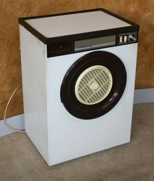 WOW - KELVINATOR 320 DUMBLE DRYER BEEN TOLD ONLY BEEN USED ONES LOOK BRAND NEW IN WORKING CONDITION