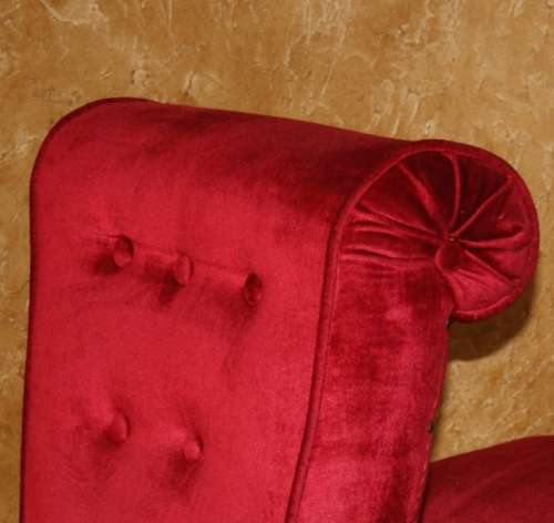 THREE FANTASTIC VIBRANT RED VINTAGE BAR STOELS WITH HIGH BACKS AND STUNNING TURNED LEGS