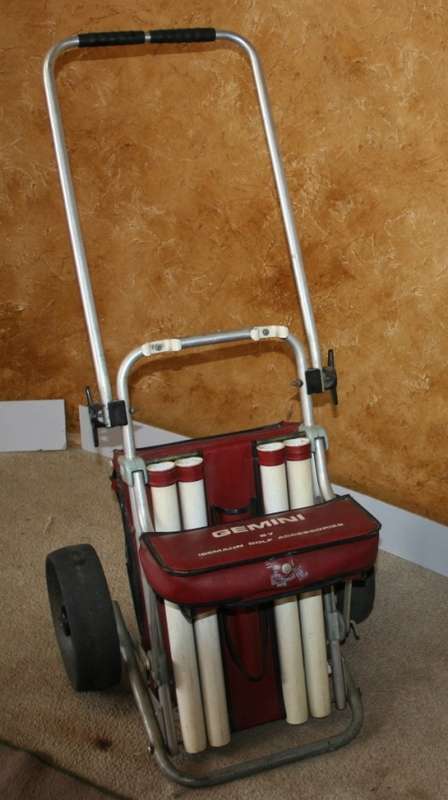 A FANTASTIC VINTAGE GOLF CART - GEMINI BY ACCESSORIES GOLF ACCESSORIES - IN GOOD VINTAGE CONDITION