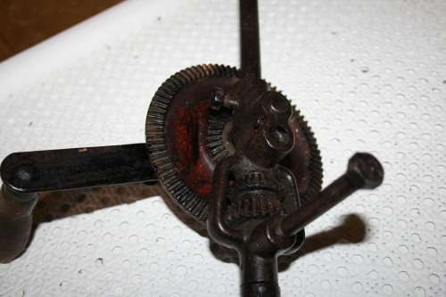 A MARVELOUS VINTAGE HAND DRILL - WITH A SHOULDER REST - FANTASTIC PIECE