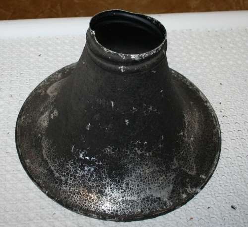 AN AWESOME VINTAGE METAL ROUND LAMP/CELING SHADE - LOOK LIKE IT COULD HAVE BEEN A ENAMEL ONE -