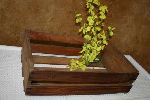 A FANTASTIC SLATED VINTAGE WOODEN CRATE - STUNNING - GARDEN AND HOME DECOR!!!