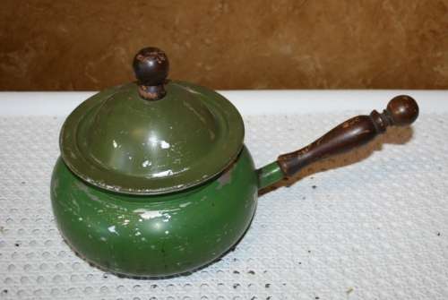 Vintage Enamel  Sauce Pot in a Avocado Green. Retro Kitchen ware1960s with a long wooden handled