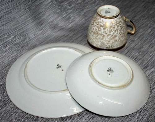 A EXQUISITE VINTAGE PARAGON TRIO WITH VERY RICH DESIHN STUNNING