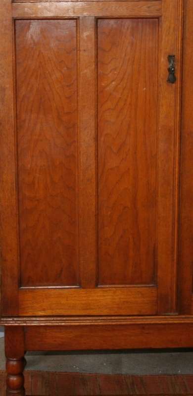 WOW ABSOLUTELY SPECTACULAR LARGE VINTAGE/ANTIQUE 3 DOOR WARDROBE - IN SHOW ROOM CONDITION!!!!