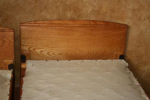 TWO GORGEOUS OAK FINISHED SINGLE BEDS WITH HEADBOARD - FOOTBOARD - AND THE CENTRE PIECE!!!