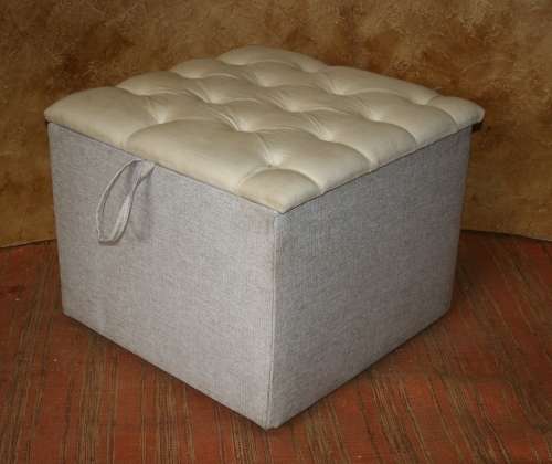 A FANTASTIC UPHOLSTERED SORAGE KIST/OTTOMAN OR STYLISH WASHING BASKET WITH DIAMOND  BUTTONING ON TOP