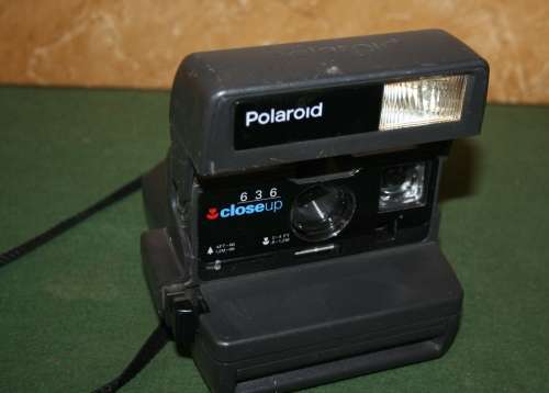A FANTASTIC VINTAGE  POLAROID CAMERA FOR YOUR COLLECTION!!!