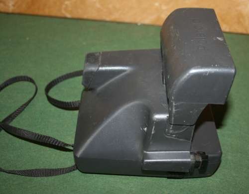 A FANTASTIC VINTAGE  POLAROID CAMERA FOR YOUR COLLECTION!!!