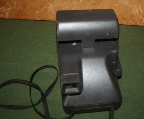A FANTASTIC VINTAGE  POLAROID CAMERA FOR YOUR COLLECTION!!!