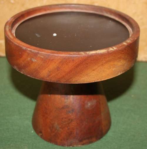 The noble wooden pillar stand it s a beautiful eye catcher for any house or decoration