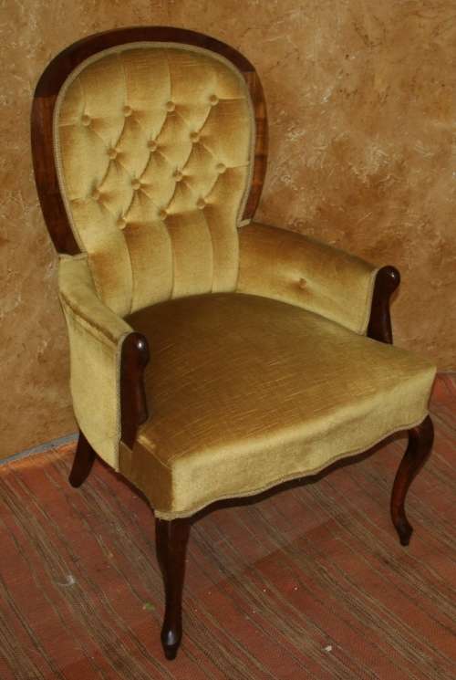 WOW!!! A STUNNING VINTAGE DARK MUSTARD QUEEN ANNE CHAIR IN FANTASTIC CONDITION!!!