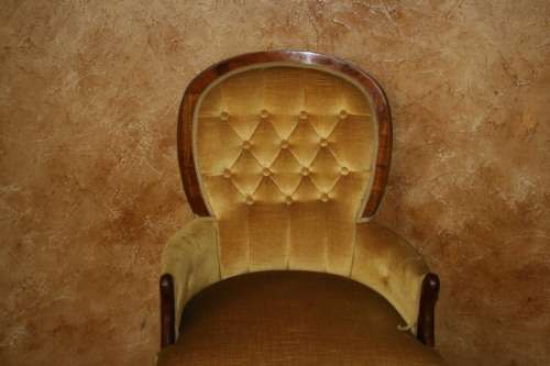 WOW!!! A STUNNING VINTAGE DARK MUSTARD QUEEN ANNE CHAIR IN FANTASTIC CONDITION!!!