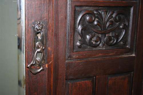 THIS SPECTACULAR SOLID IMBUIA/BLACK WOOD? VINTAGE/ANTIQUE WARDROBE CUPBOARD WITH 4 DRAWS 209CM TALL!