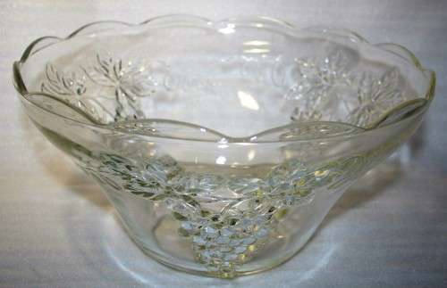 Vintage Crystal Glass Scalloped Edge Bowl with Grape Sunshiny Design!  For fancy salads!!!