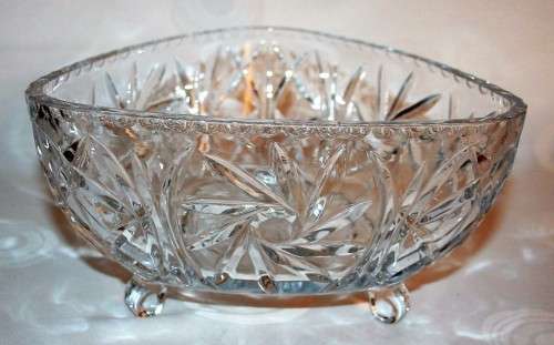Stunning triangular cut crystal frosted fruit/salad compote pedestal centerpiece bowl